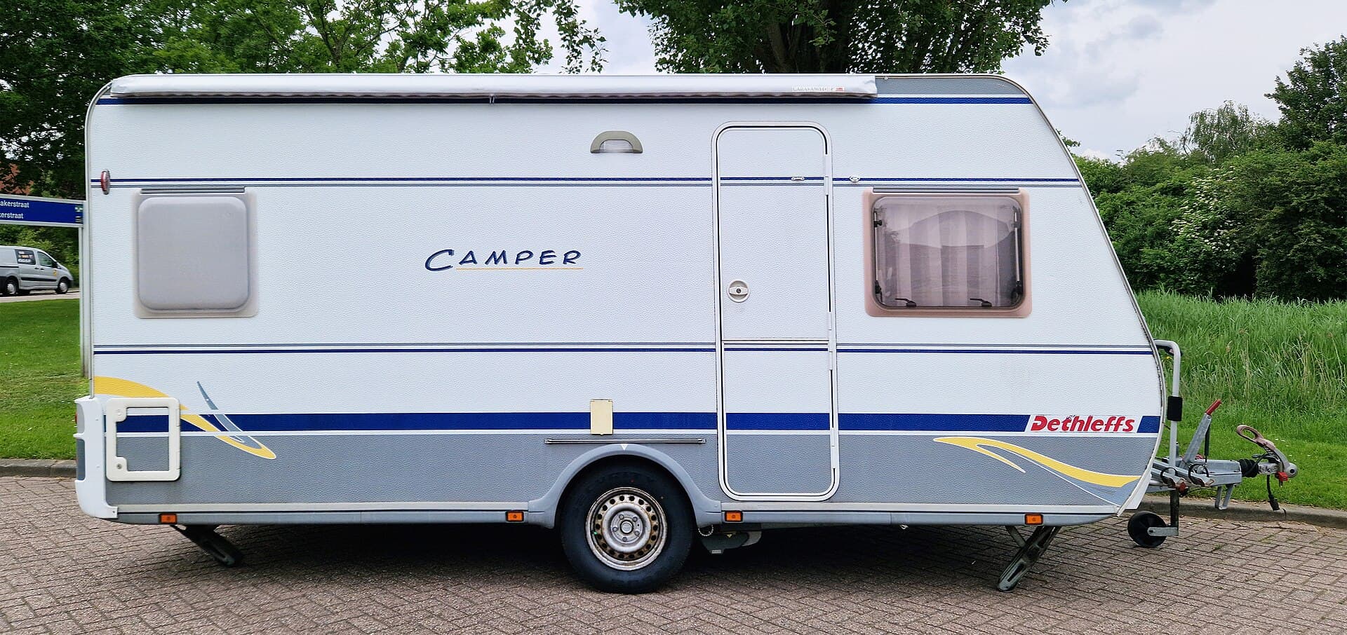 Dethleffs Camper 450 DB side view